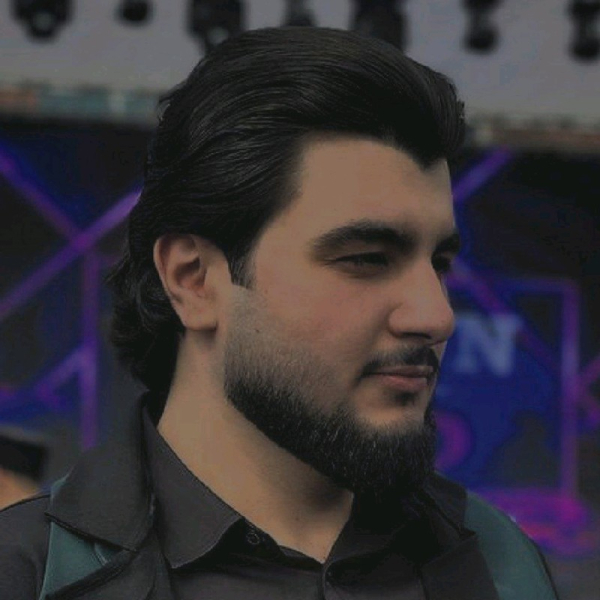 Tahmin Aghamuradov 